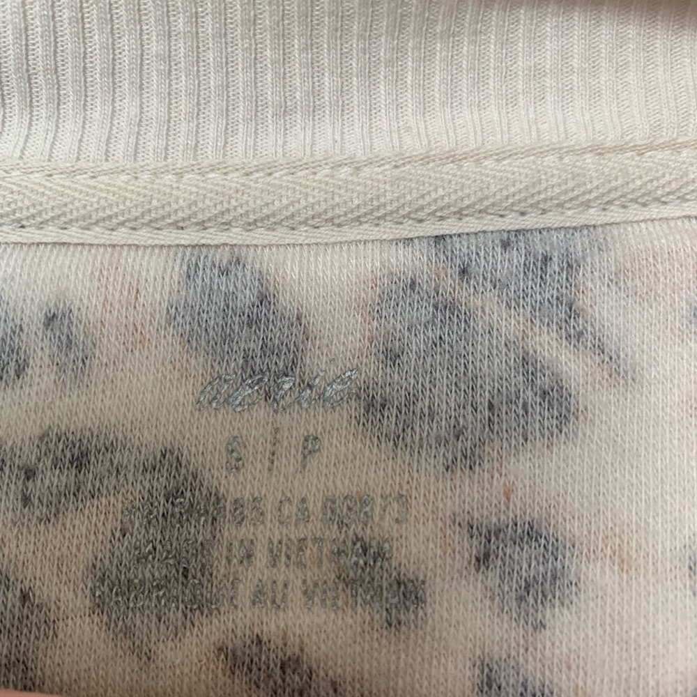 Aerie cheetah print long sleeve crewneck - Picture 3 of 3